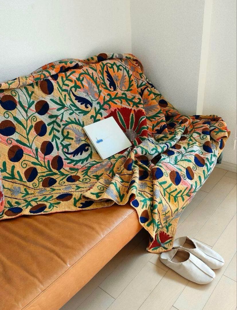 スザニ刺繍　ラリーキルト インド刺繍　マルチカバー