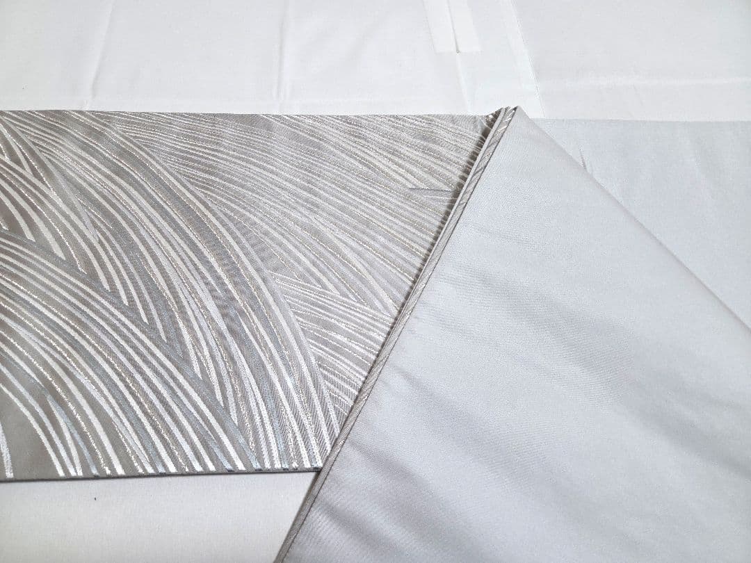 A◆着物くつろぎ 美品 ライン模様 手織 引箔 銀 六通 正絹 フォーマルな袋帯