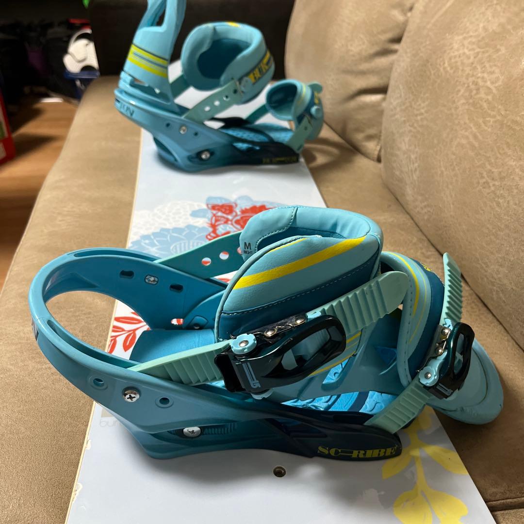 BURTON FEATHER 143 × BURTON SCRIBE M