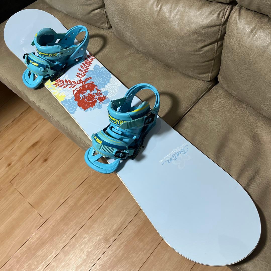 BURTON FEATHER 143 × BURTON SCRIBE M