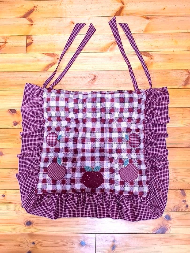 ⭐️アメリカンカントリー雑貨❤ෆりんごෆのフリフリチェアパッド♡45cm角♡赤