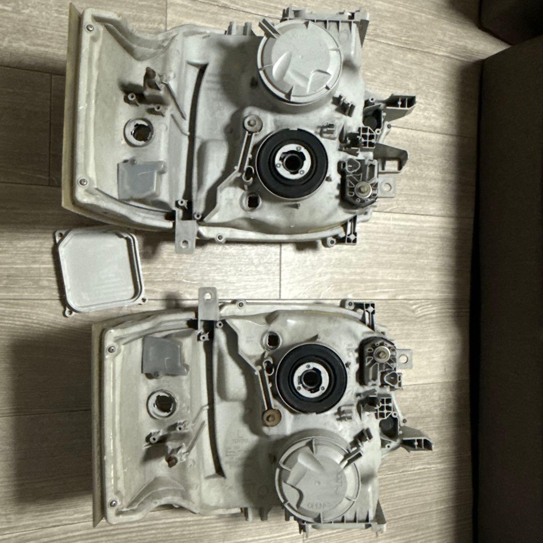 ハイエース 3型 純正 ヘッドライト 左右 割れなし