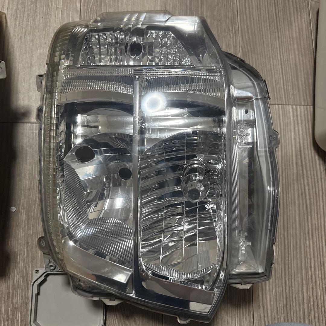ハイエース 3型 純正 ヘッドライト 左右 割れなし