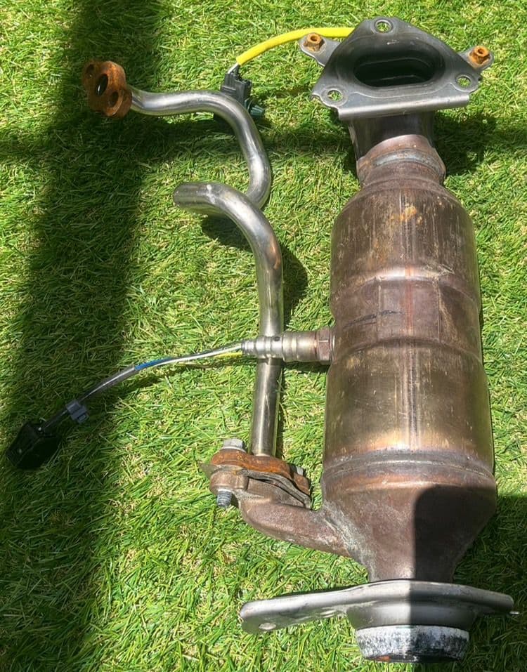 N-BOX JF3/JF4 エキマニ コンバーター触媒