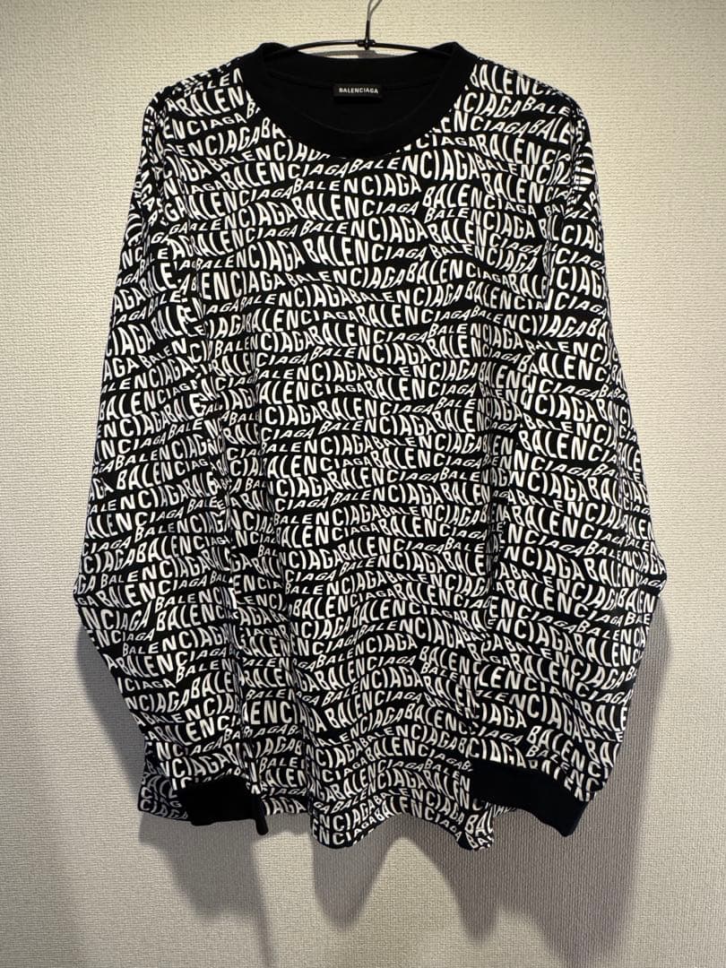 美品　正規品 バレンシアガ ロゴ総柄 オーバーサイズ　ロンtトレーナーM