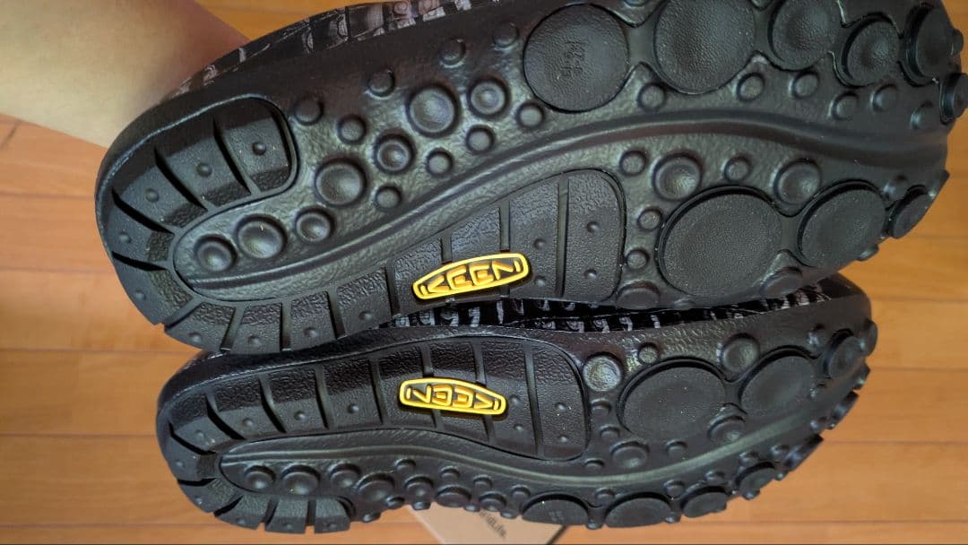 新品 KEEN サンダル シャンティ アーツ