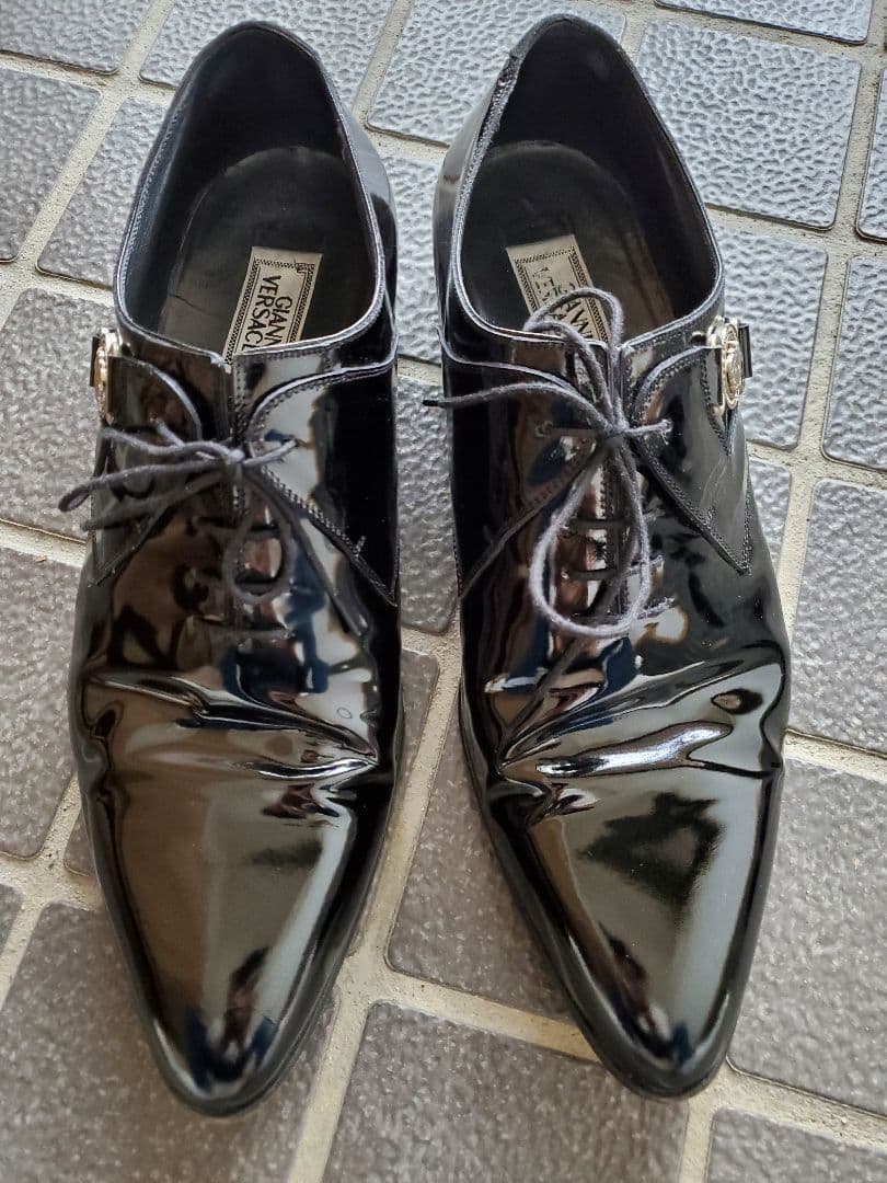 【美品】ジャンニヴェルサーチ靴　　 　エナメル　メデューサ