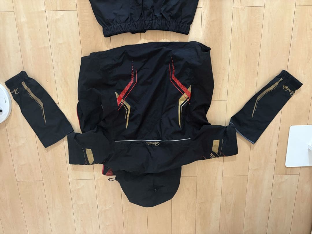 がまかつレインウェア ジャケットとパンツセット 黒/赤　サイズLL