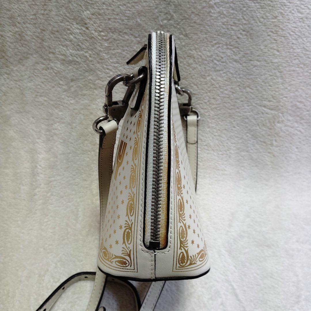 グッチ　セガコラボ　ショルダーバッグ　ミニバッグ　GUCCY　ホワイト　ゴールド