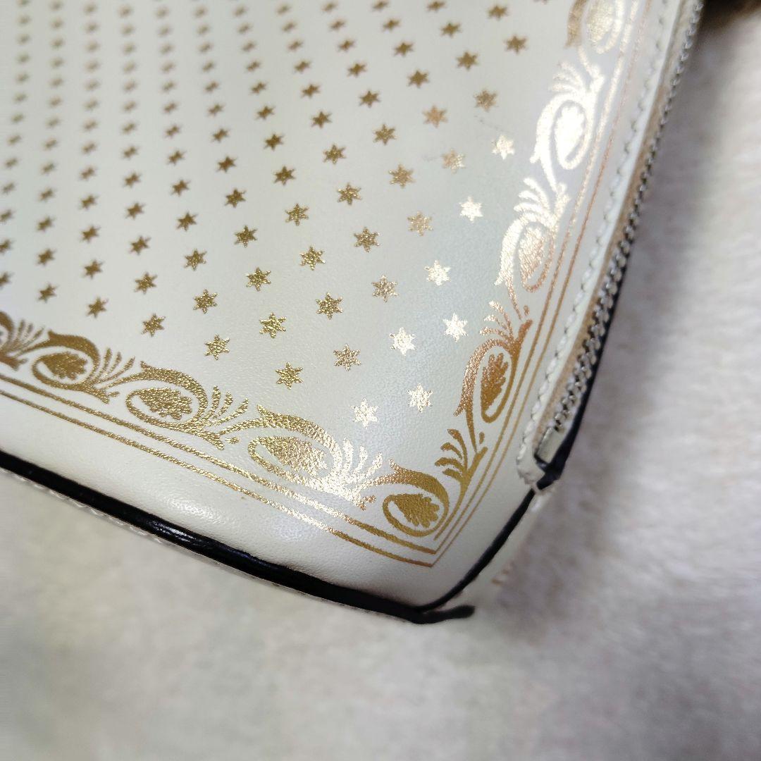 グッチ　セガコラボ　ショルダーバッグ　ミニバッグ　GUCCY　ホワイト　ゴールド