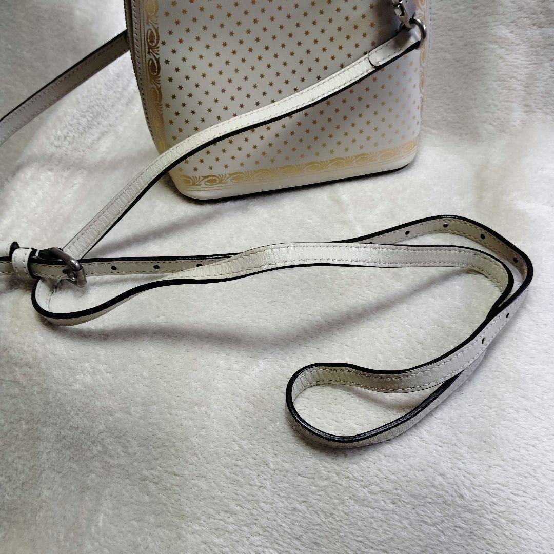 グッチ　セガコラボ　ショルダーバッグ　ミニバッグ　GUCCY　ホワイト　ゴールド