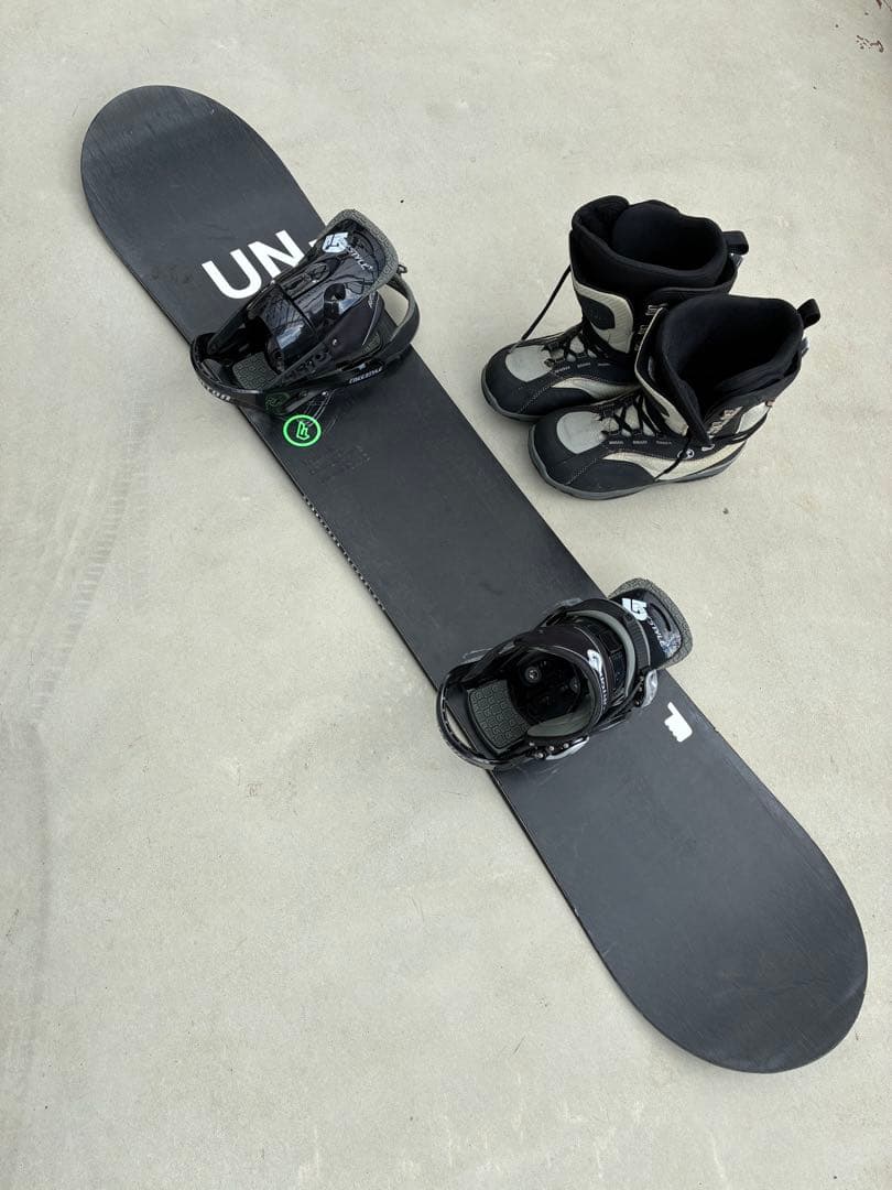 スノーボード　板、ビンディン、ブーツ