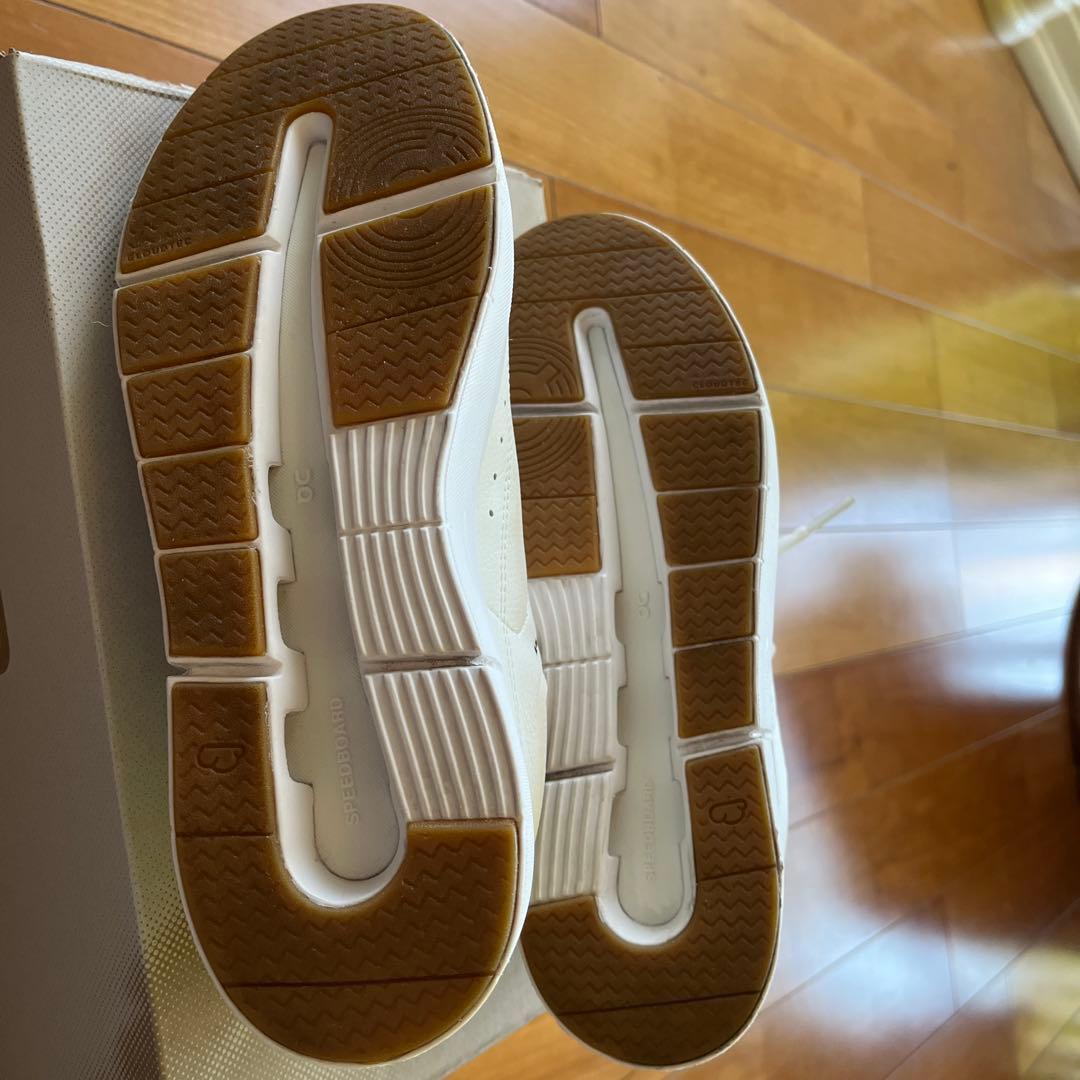 onシュ-ズ　THE ROGER CENTER COURT 25 サイズ