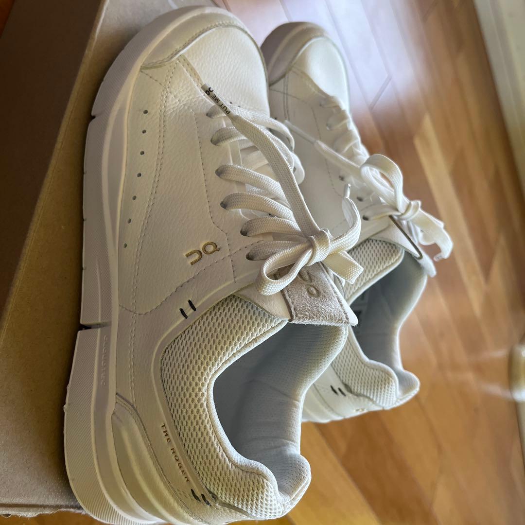 onシュ-ズ　THE ROGER CENTER COURT 25 サイズ