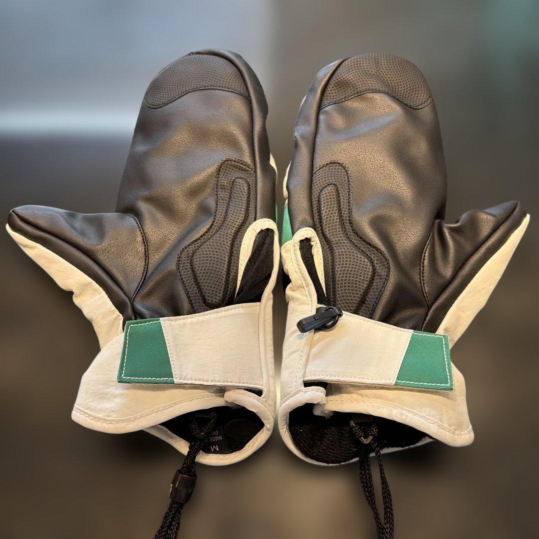 ASHRAM アシュラム　スノーボードグローブ　ゴアテックス LOGO