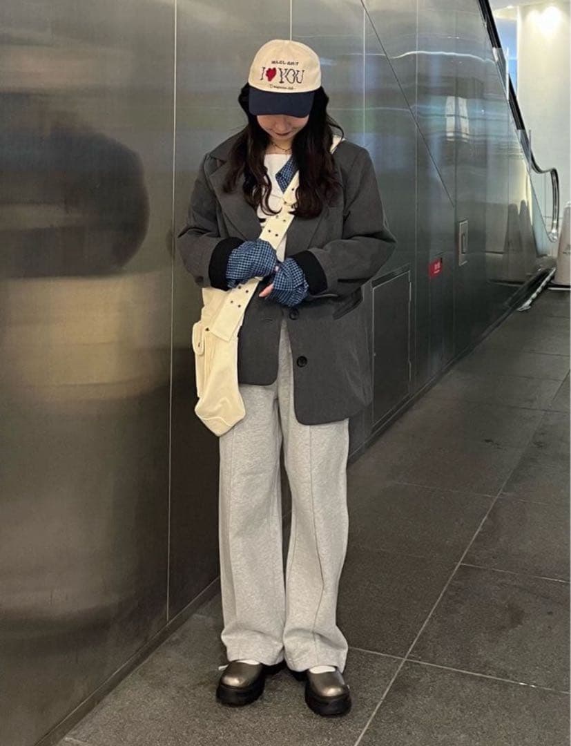 TINA：JOJUN ハート刺繍入り テーラードジャケット