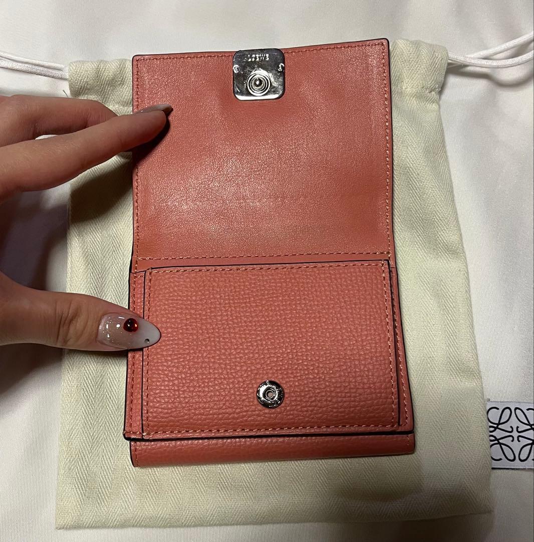 【極美品】LOEWE アナグラム トライフォールド ウォレット 折り財布 ピンク