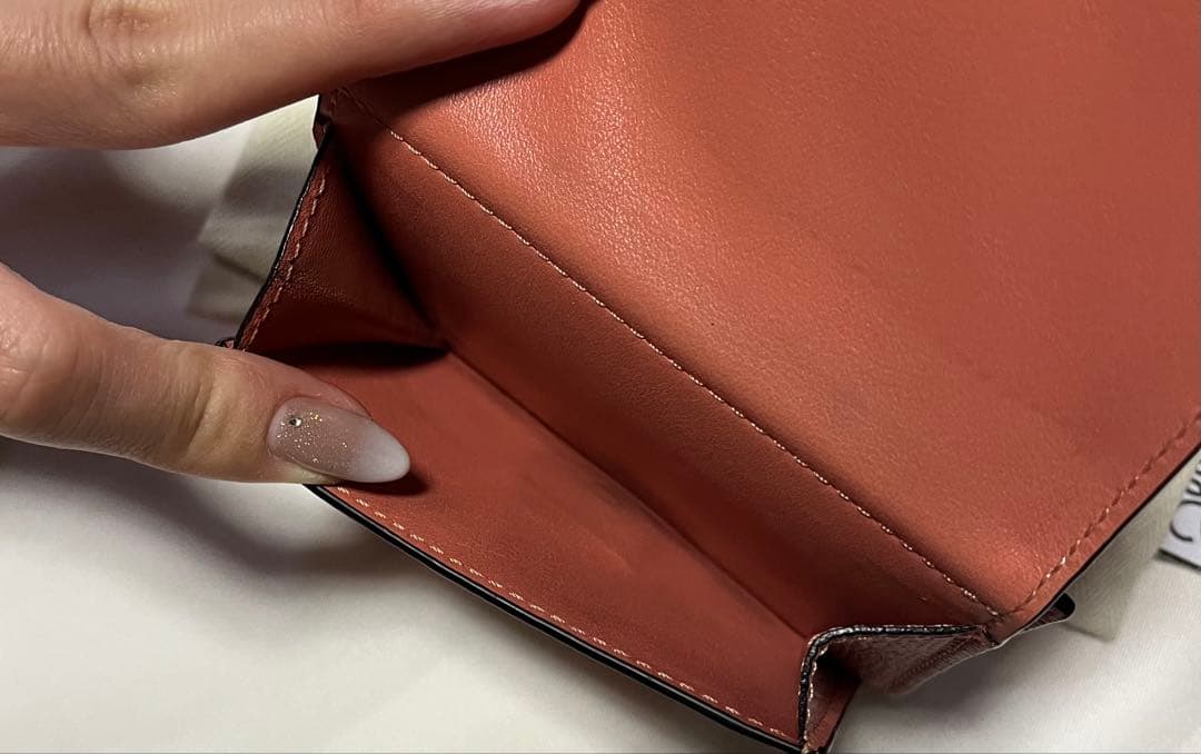 【極美品】LOEWE アナグラム トライフォールド ウォレット 折り財布 ピンク