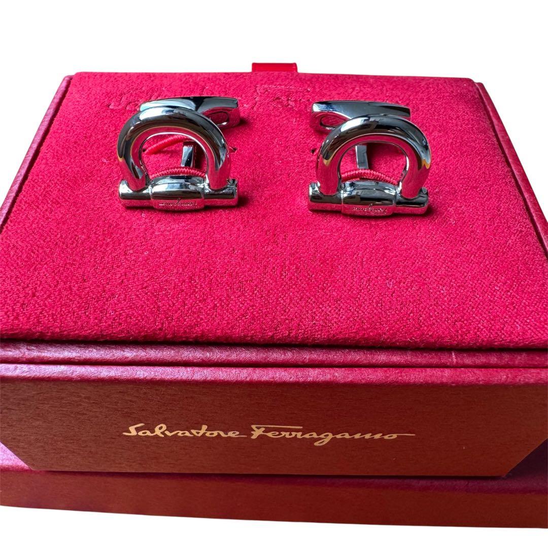 新品・未使用　Salvatore Ferragamo シルバー カフリンクス