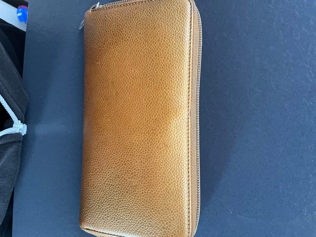 希少色　CHANEL シャネル　長財布　ゴールド