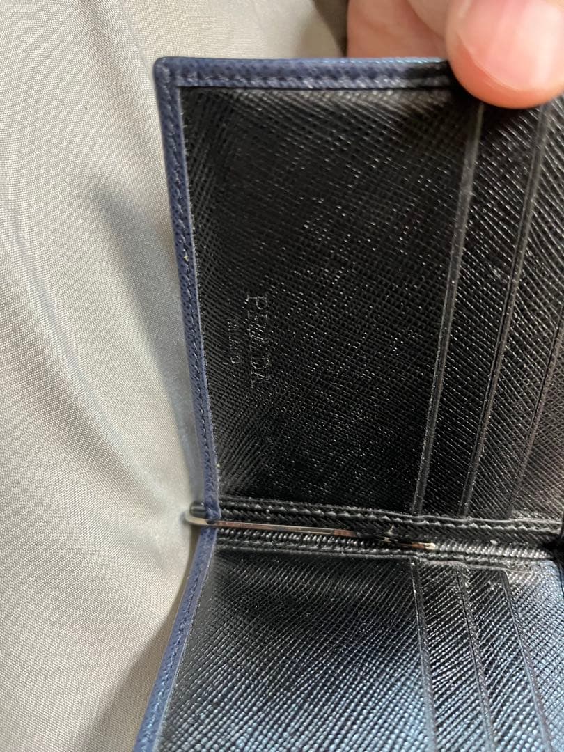 PRADA ネイビー レザー マネークリップ　財布