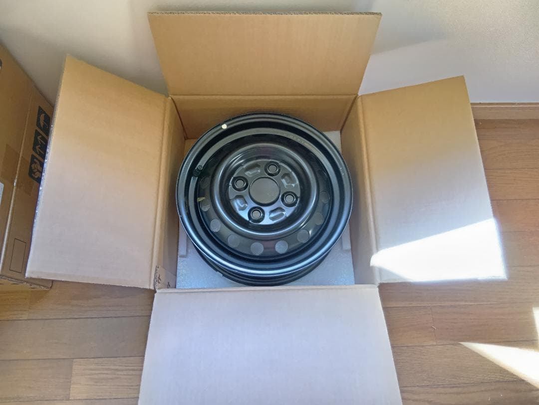 アトレー新車外　黒 スチールホイール12 インチ4本　＋　ナット 16個　送込