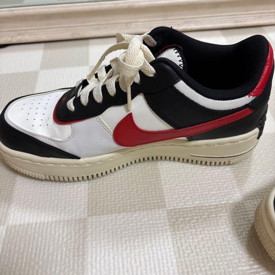 ナイキ NIKE ウィメンズ AF1シャドウ 24cm