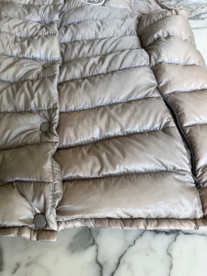 訳有 Moncler ライトダウンベスト シルバーグレー モンクレール 1サイズ