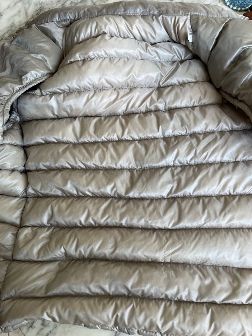 訳有 Moncler ライトダウンベスト シルバーグレー モンクレール 1サイズ