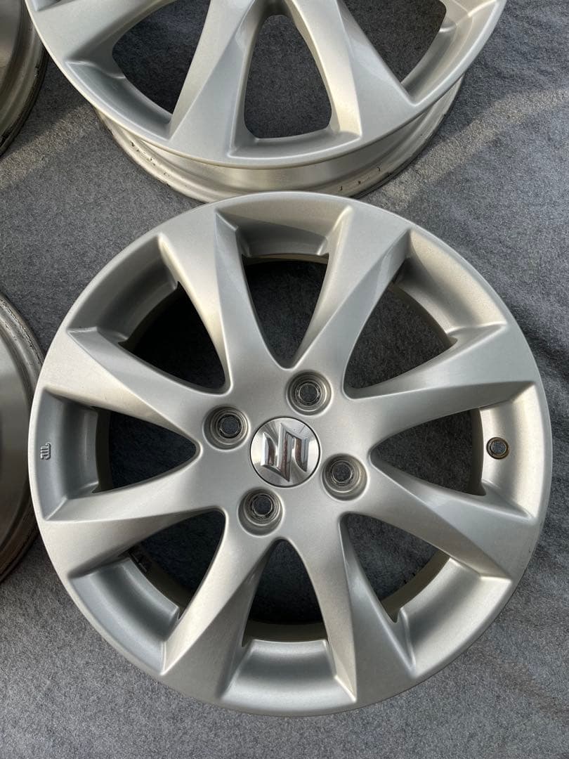 値下げしました❗️ 送料込みです❗️ガリ傷無し！スズキ純正ホイール15インチ