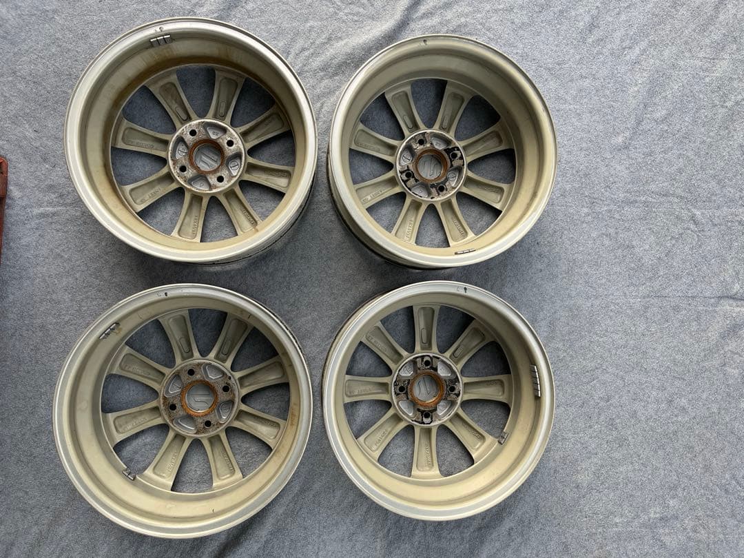 値下げしました❗️ 送料込みです❗️ガリ傷無し！スズキ純正ホイール15インチ