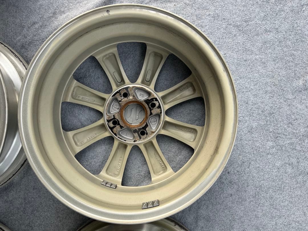 値下げしました❗️ 送料込みです❗️ガリ傷無し！スズキ純正ホイール15インチ
