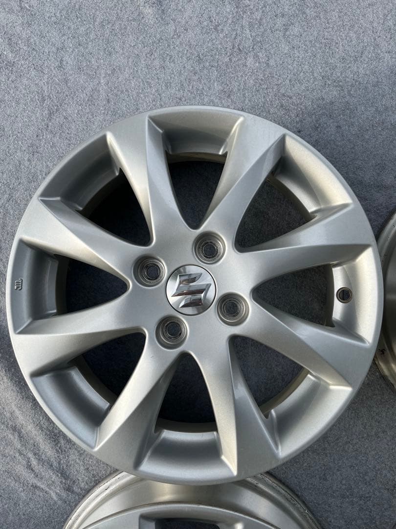 値下げしました❗️ 送料込みです❗️ガリ傷無し！スズキ純正ホイール15インチ