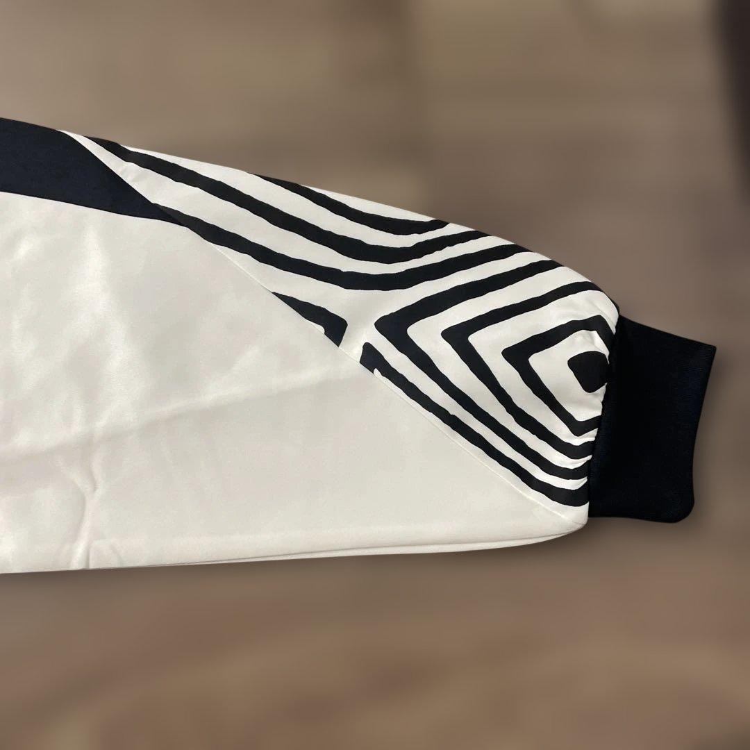 新品・未使用　グラニフ　ウルトラマンダダジャンパー（XＬ）