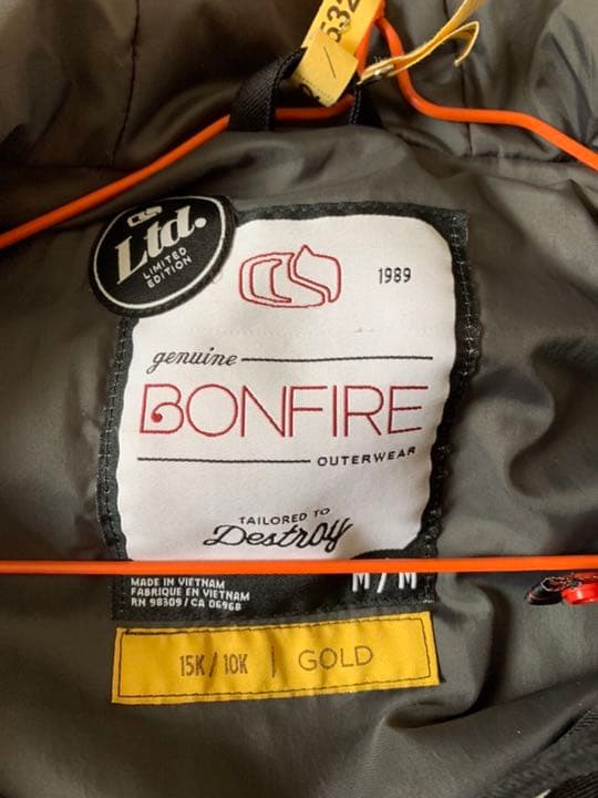 値下げしました【美品】レディーススノーボードウェア上下セット