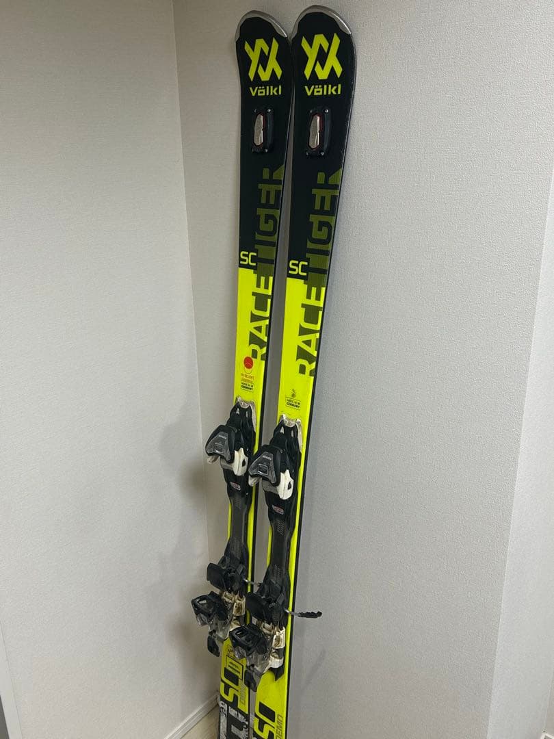フォルクル　レースタイガー SC スキー板
