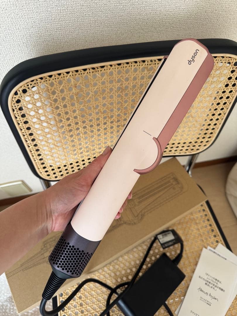 値下げしました☆Dyson Airstrait™ストレイトナー