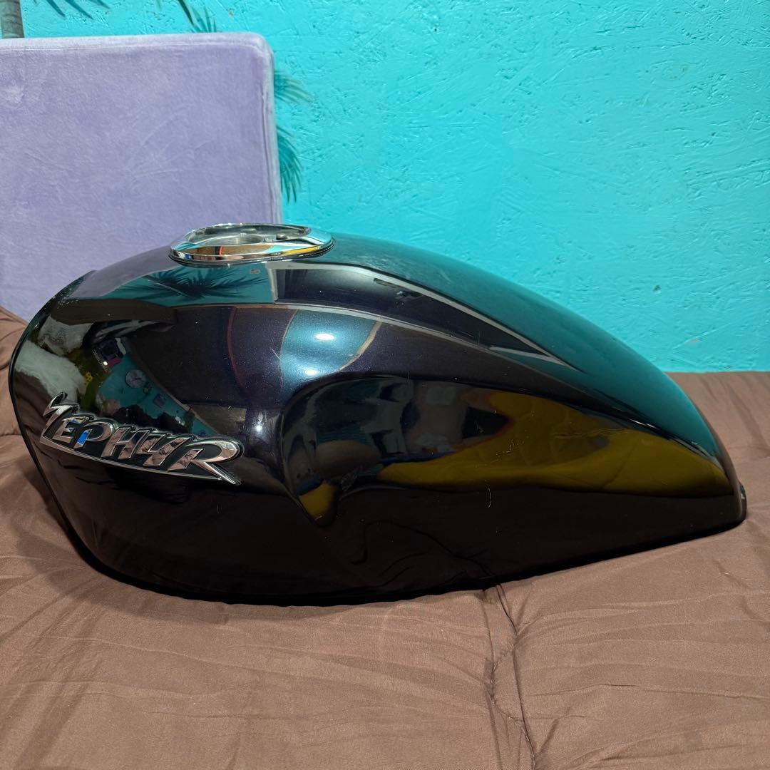 ゼファー1100 ガソリンタンク　純正