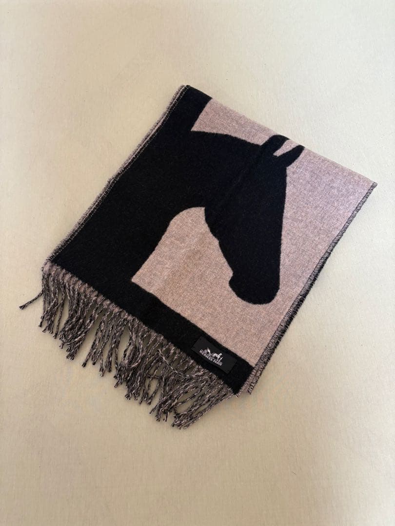 HERMÈS-PARIS カシミア マフラー ラブストーリー　馬のシルエット