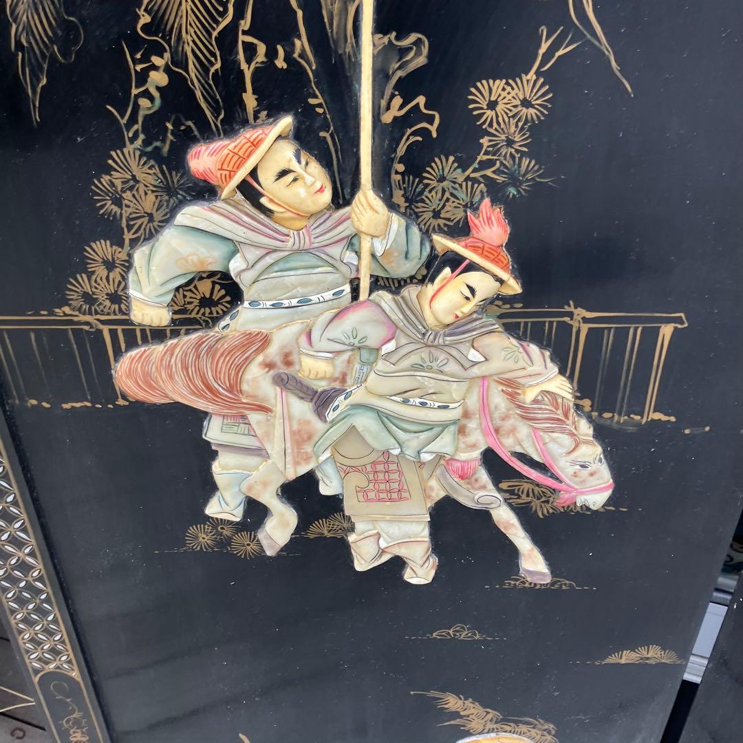 中国骨董 螺鈿細工 兵士 古典画装飾彫り 木製 4連パーテーション 衝立 屏風