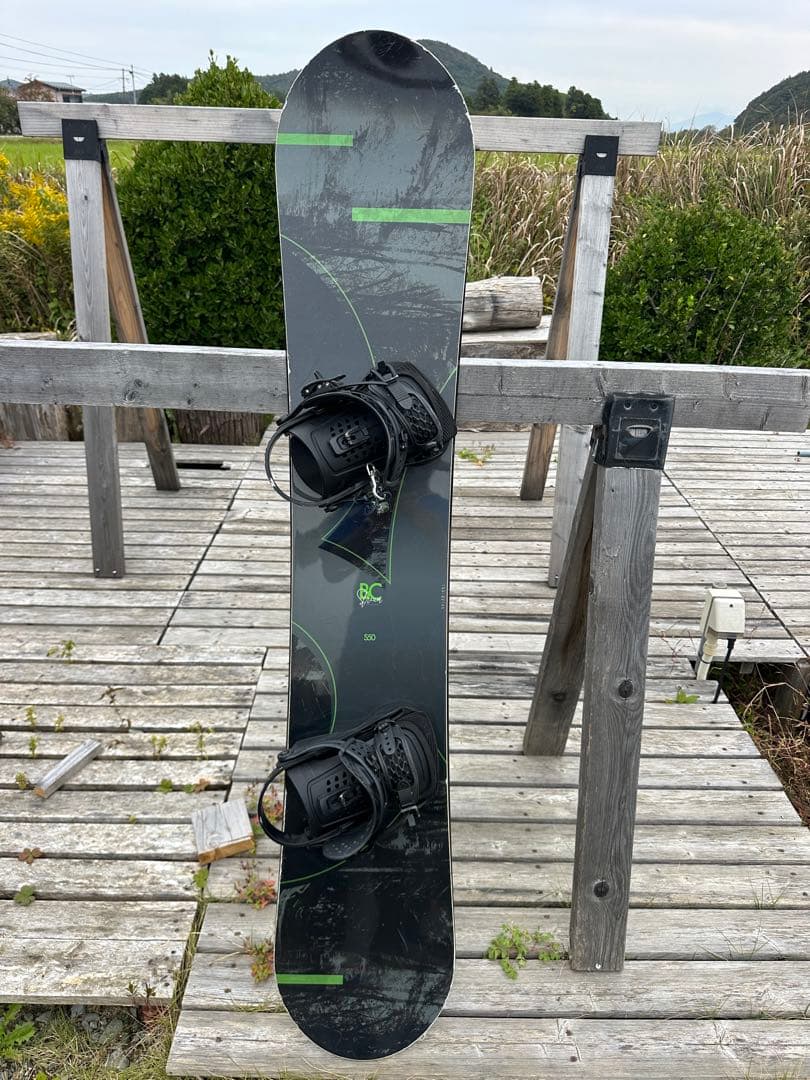 スノーボード 黒 ビンディング付属
