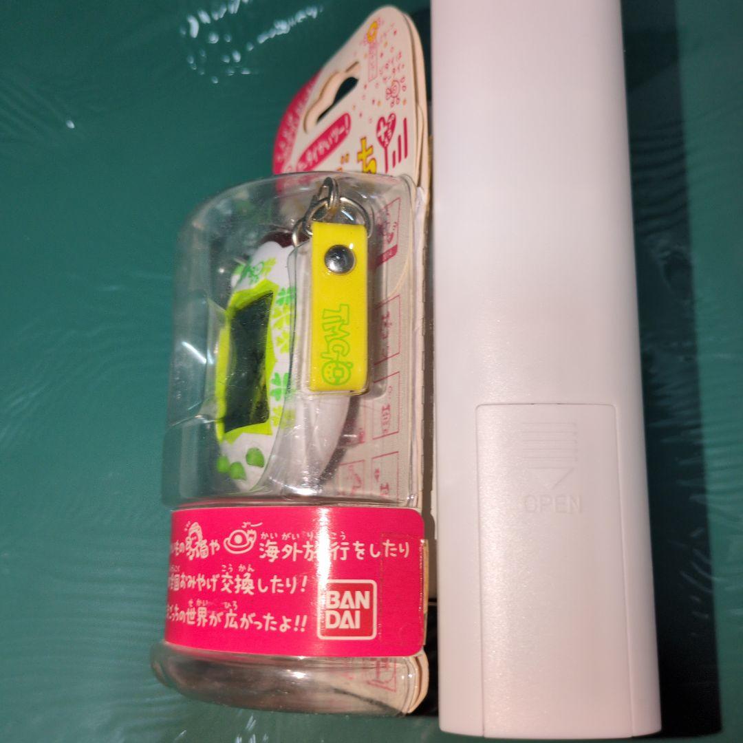 祝 ケータイかいツーたまごっちプラス　ほわいとくろーばー