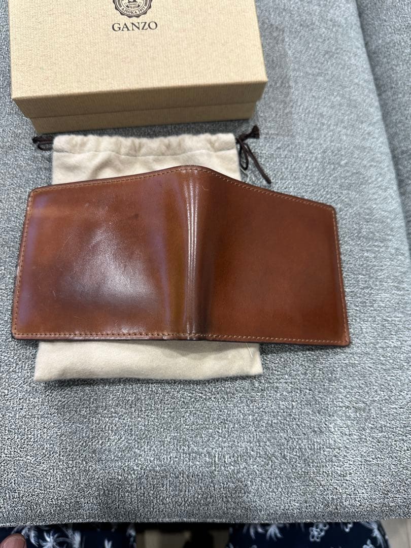 【GANZO 】ホーウィンシェルコードバン2 小銭入れ付二つ折り財布 ナチュラル