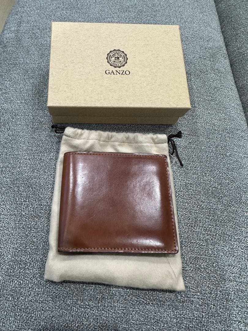 【GANZO 】ホーウィンシェルコードバン2 小銭入れ付二つ折り財布 ナチュラル