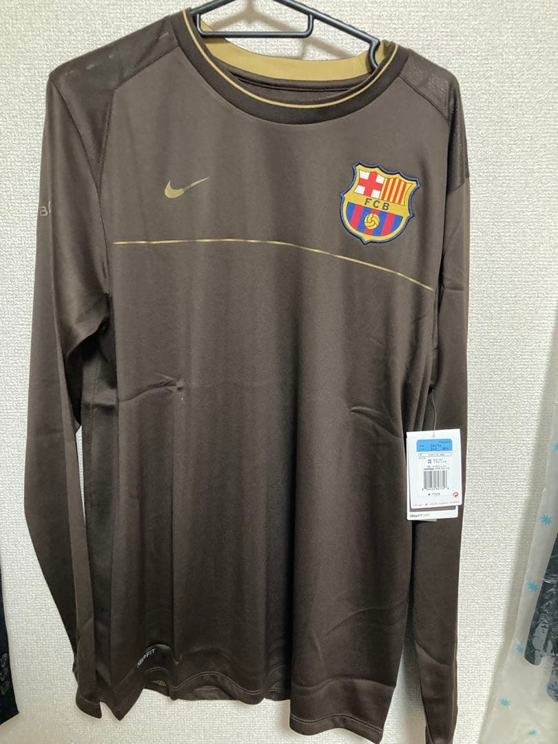 NIKE バルセロナ　長袖トレーニングシャツ　US Mサイズ 未使用品