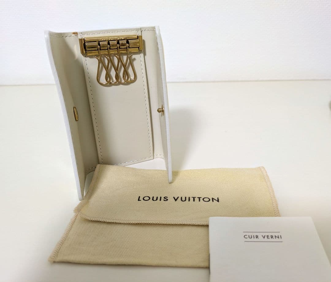 LOUIS VUITTON　ルイ・ヴィトン　ヴェルニ（Vernis）キーケース