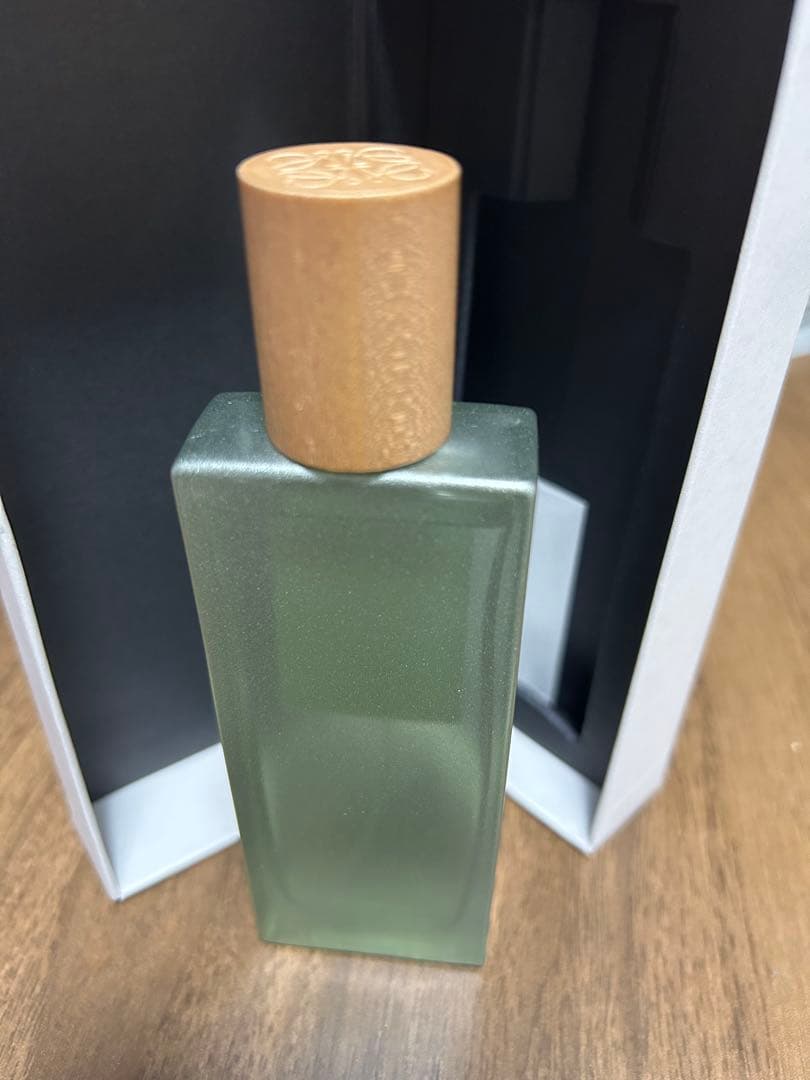 LOEWE AIRE SUTILEZA 50ML 香水(箱付き)