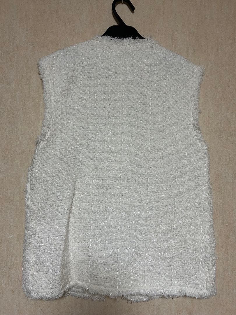 em.ツイードジレ　ホワイト　新品未使用タグ付き