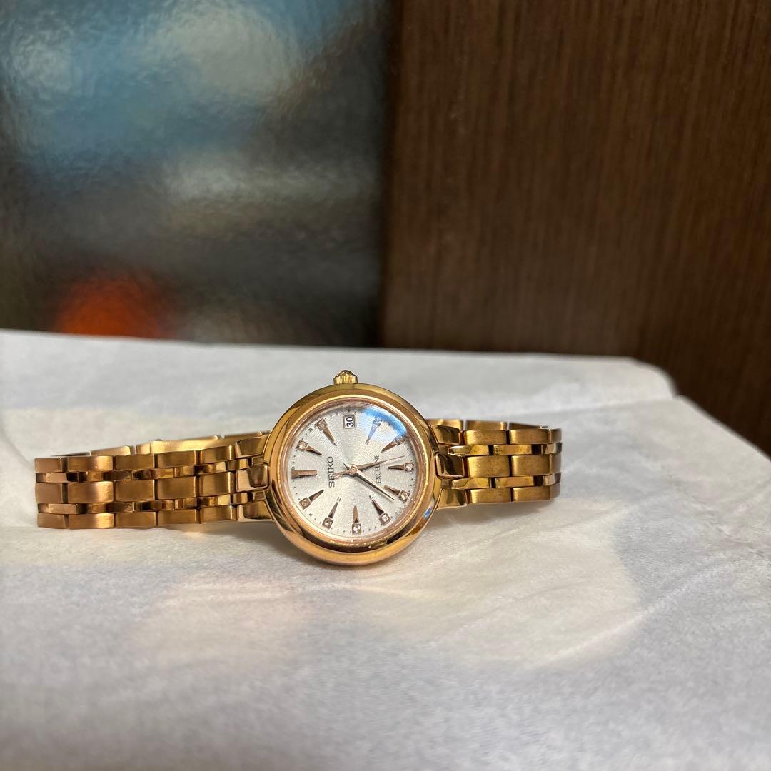 新品！SEIKOソーラーエリクセーヌピンクゴールド ダイヤ腕時計 小型レディース