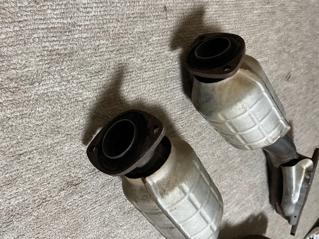 18クラウン　20クラウン　触媒　エキマニ